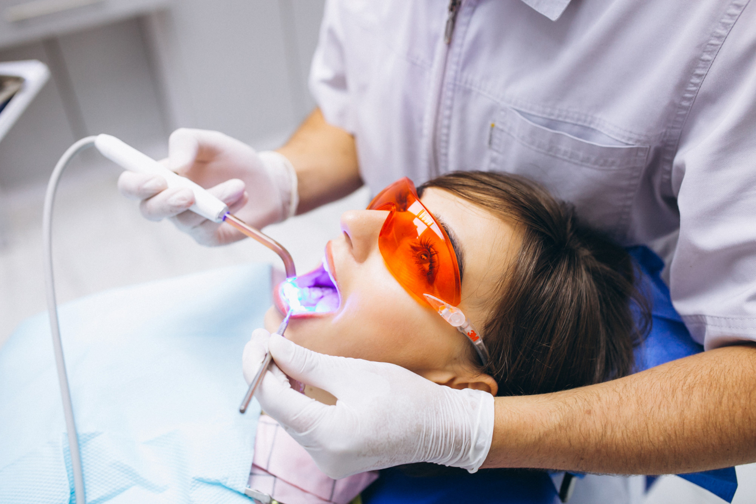 Zastosowanie lasera w terapii bólu zębów